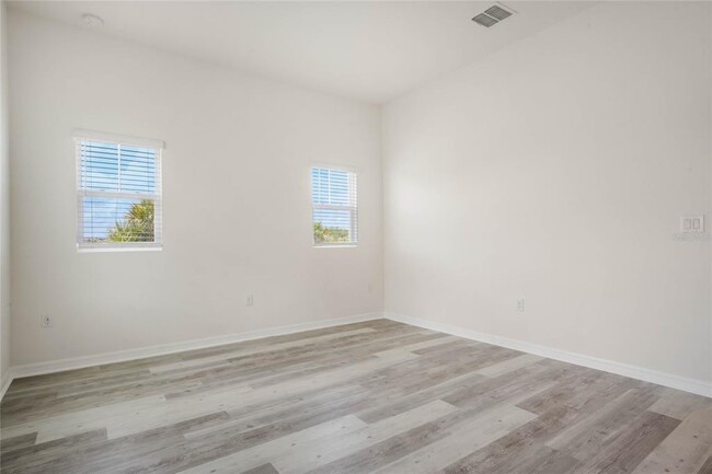 Building Photo - 9586 Poplar Ridge Ave