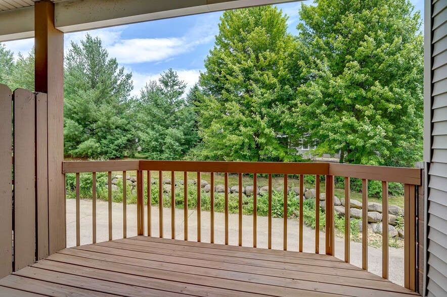 Building Photo - 1813 Carns Dr