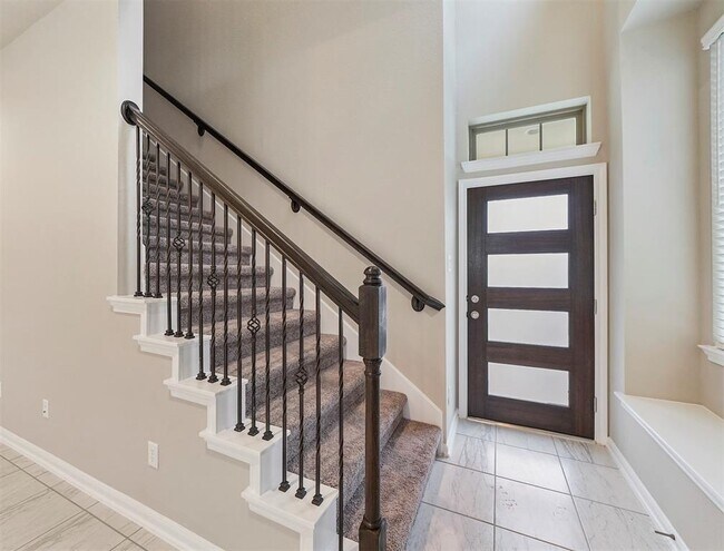 Building Photo - 2554 Terrace Point Dr
