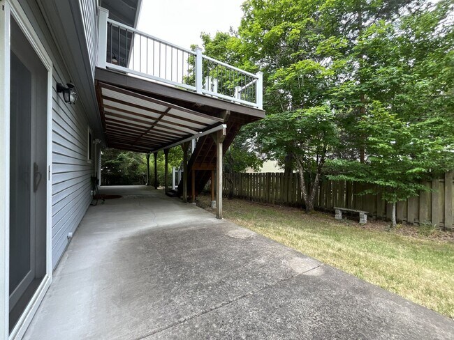 Building Photo - Three-Bedroom Home Near Nike Campus with Bonus Room, Large Deck & Two-Car Garage