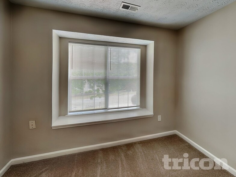 Building Photo - 3520 Willow Tree Cir