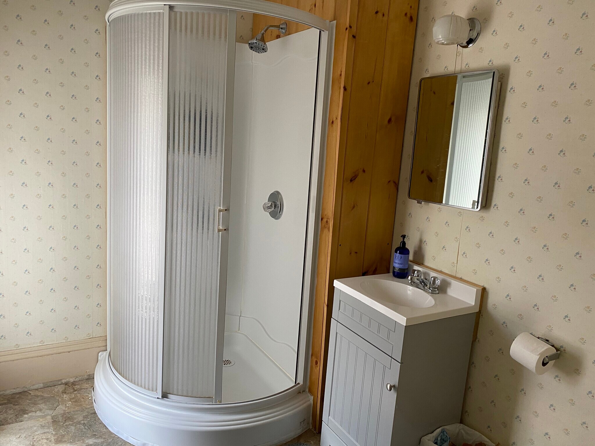 Building Photo - 5 Bayley Ave