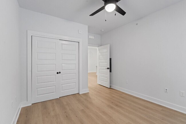 Building Photo - 2500 Longview St