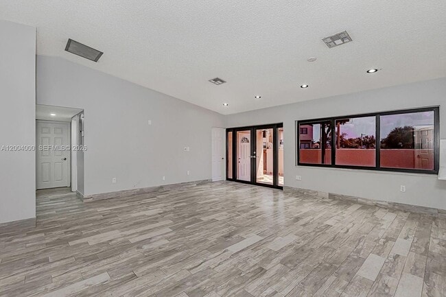 Building Photo - 740 NW 105th Pl