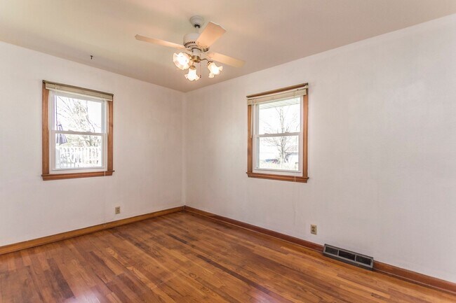 Building Photo - Ranch Style 3 Bedroom 1 Bath Home