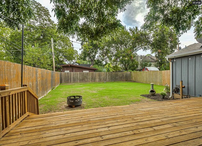 Building Photo - 2 Bed | 2 Bath in Midtown!