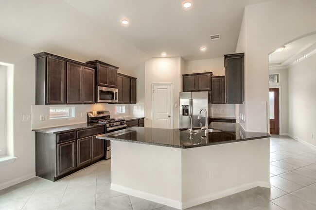 Building Photo - Beautiful 3 bed/2.5 bath, house on corner lot w/ green space in the Teravista community