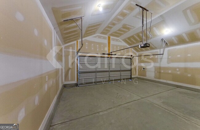 Building Photo - 132 Western Red Cedar Dr