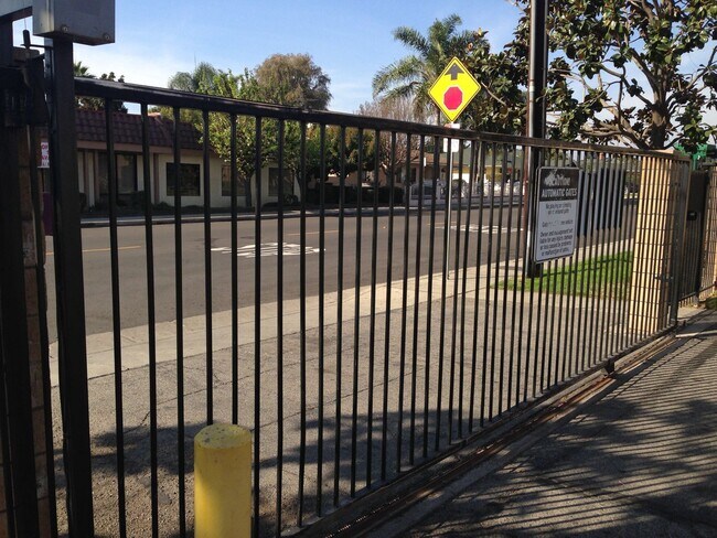 Building Photo - 12835 10th St