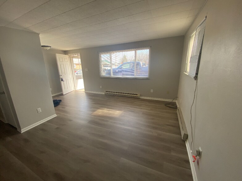 Building Photo - 501 E Staat St