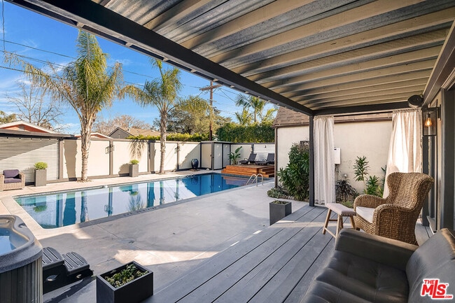 Building Photo - 4930 Strohm Ave