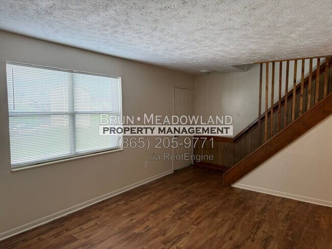 Building Photo - 1928 Meadowland Ln
