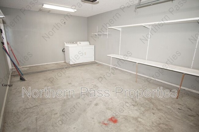 Building Photo - 3717 Tierra Zafiro Dr