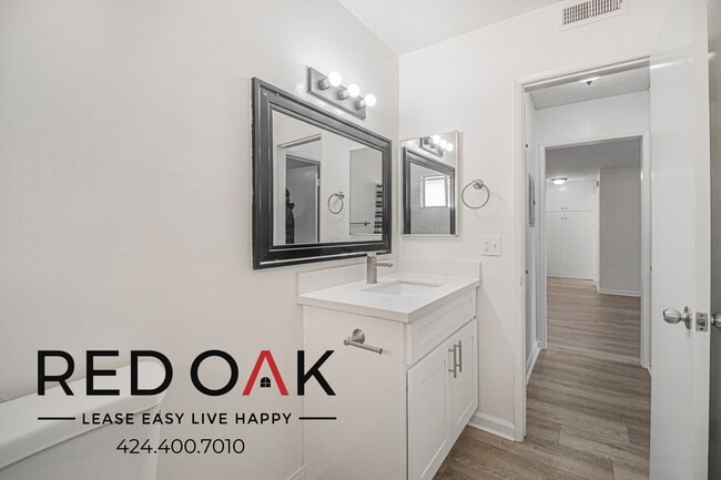 Building Photo - 1415 N Durant St