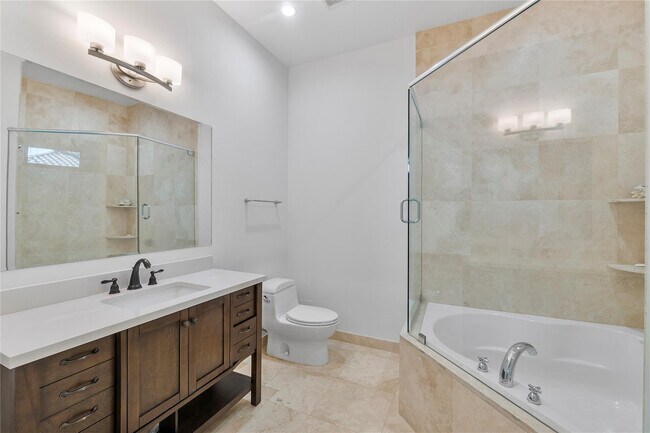 Building Photo - 3270 NE 15th St