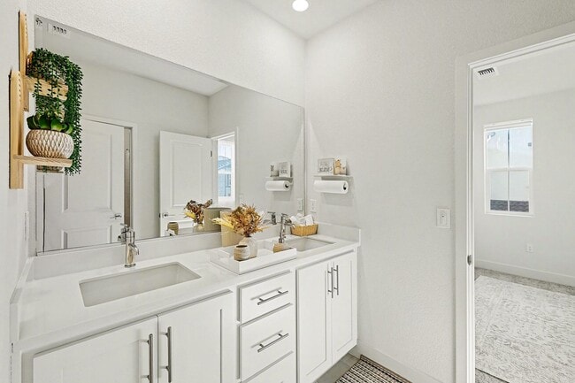 Building Photo - Newer Home Available in Tracy Hills