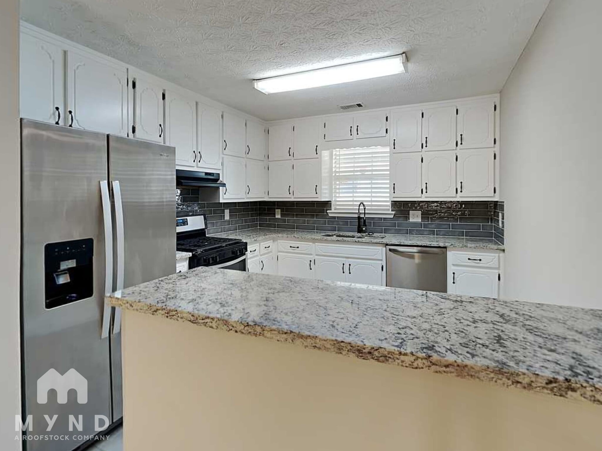 Building Photo - 134 Oak Cir S