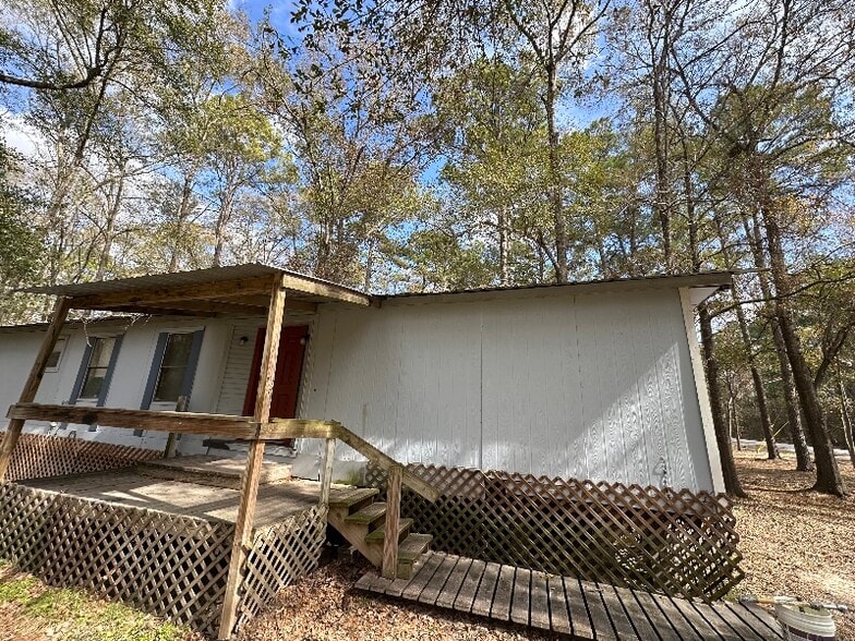 Building Photo - 86 Young Rd