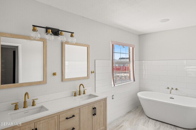 Building Photo - 4317 Larchmont Dr