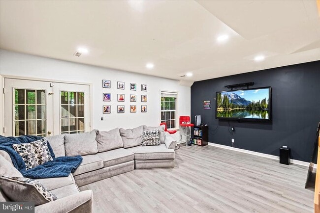 Building Photo - 506 Ben Neuis Pl
