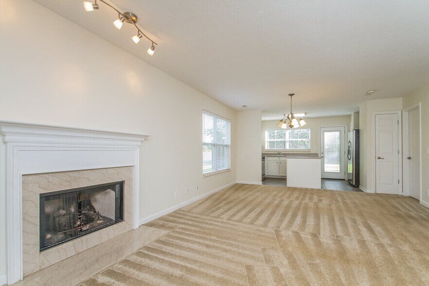 Building Photo - 1701 Stone Hollow Ct