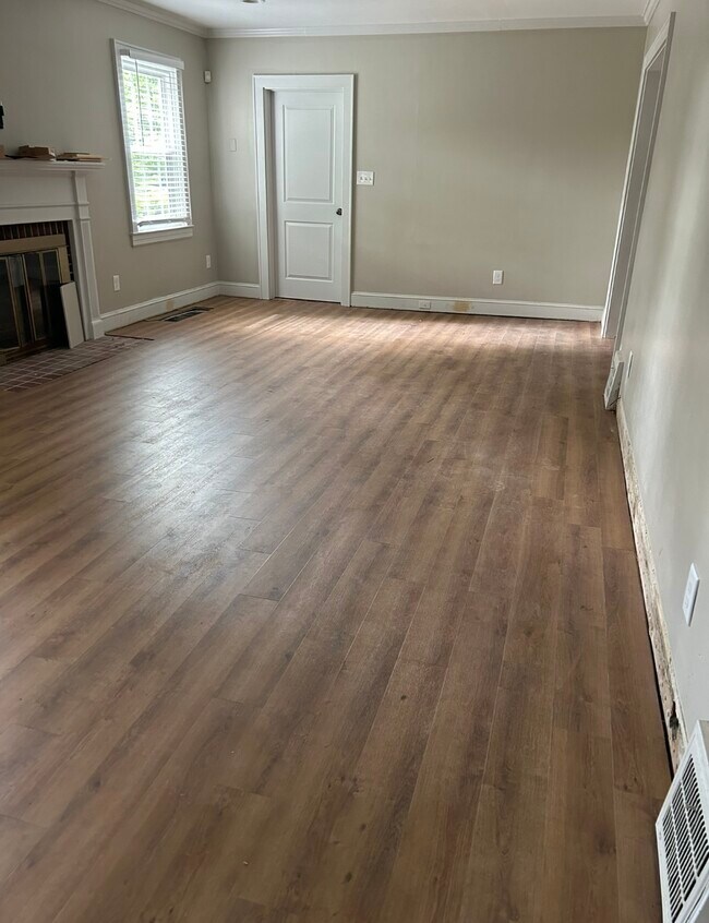 Building Photo - 845 Watson Ave