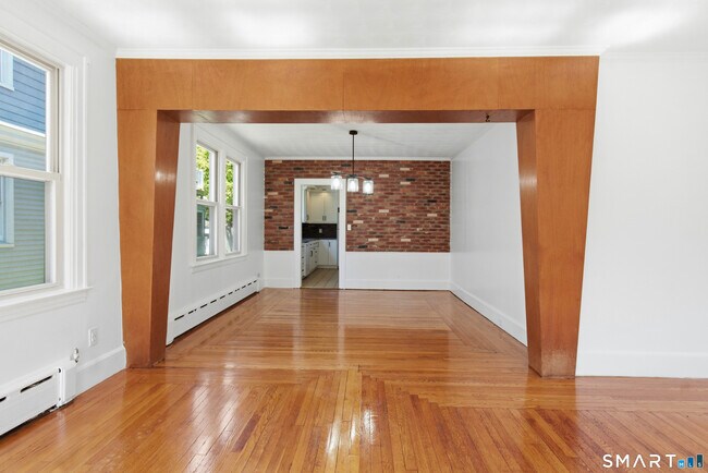 Building Photo - 30 Coram St
