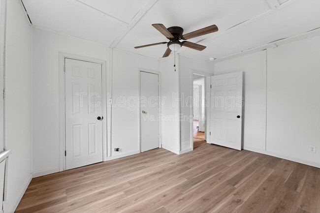 Building Photo - 44 Holbert Ave