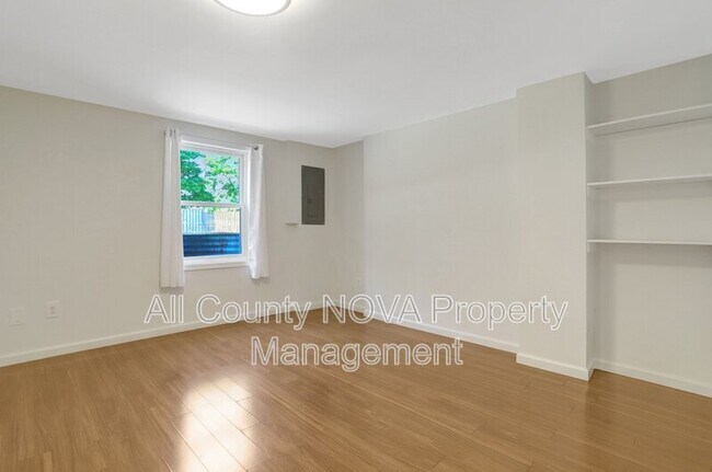 Building Photo - 3353 Ardley Ct