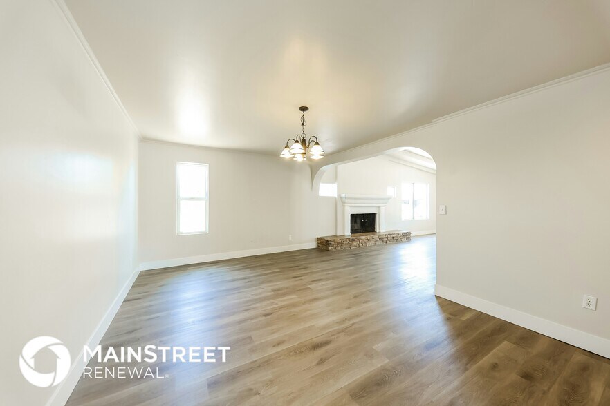 Building Photo - 4031 N 59th Dr