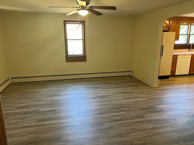 Building Photo - Quakertown Cape in Private Setting