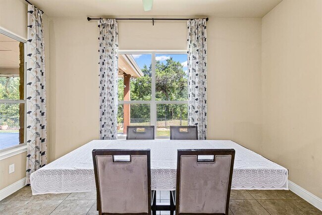 Building Photo - 3211 Herradura Dr