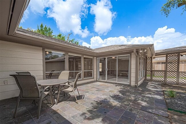 Building Photo - 14911 Sun Harbor Dr