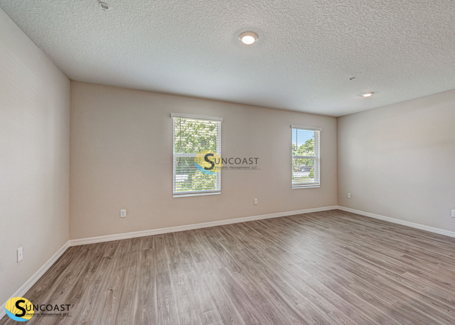 Building Photo - 9548 Hood Rd