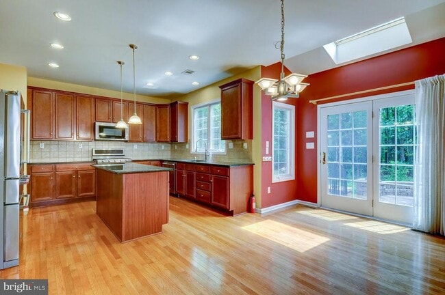 Building Photo - 45 Lockwood Dr