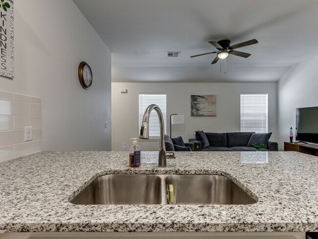 Building Photo - Cozy 3-Bed Retreat in Yukon - Fully Furnished & All Utilities Included