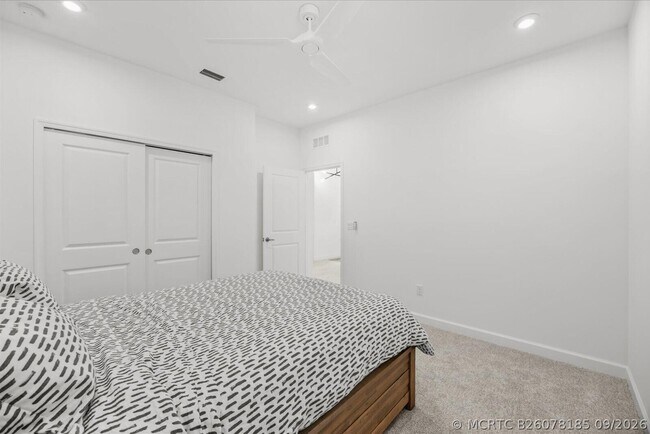 Building Photo - 10550 SW Orana Dr