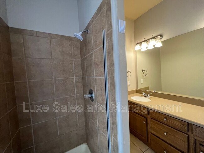 Building Photo - 509 SW 124th Pl