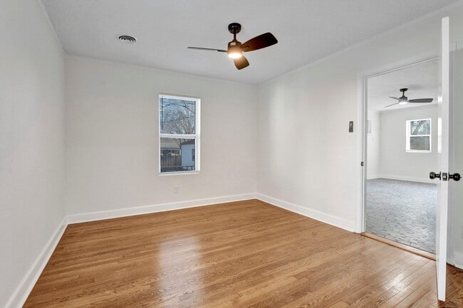 Building Photo - 3780 Shirlwood Ave