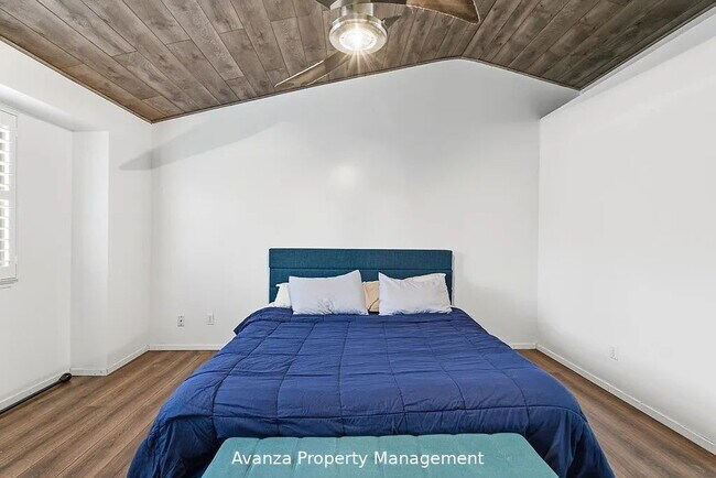 Building Photo - Home for Rent 8735 N. Cedar Ave Unit 151, Fresno, CA 93720 3 Bedroom/2.5 Bath Condo in Fresno (Sh...