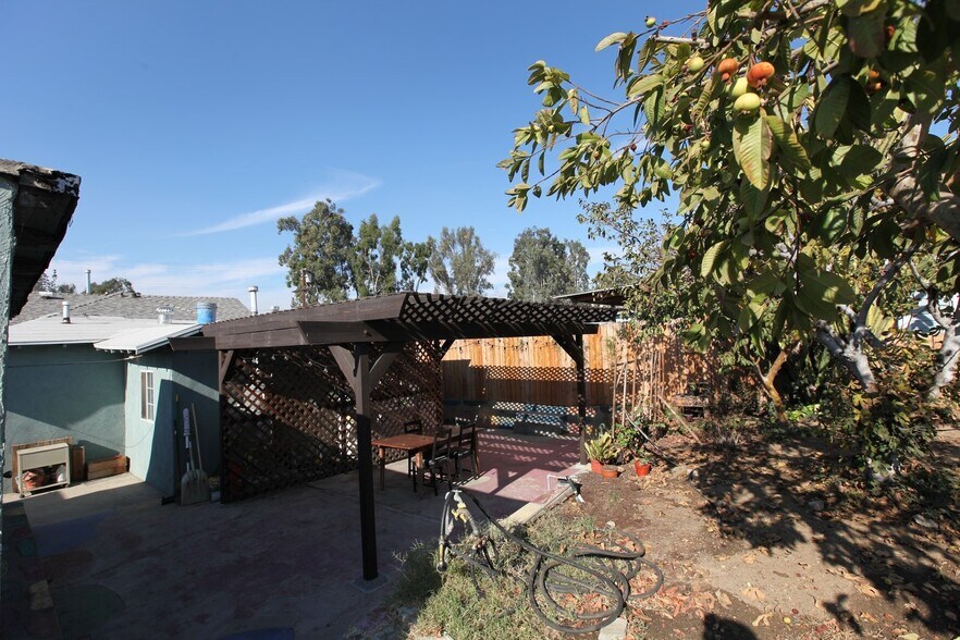 Building Photo - 641 Orme Ave