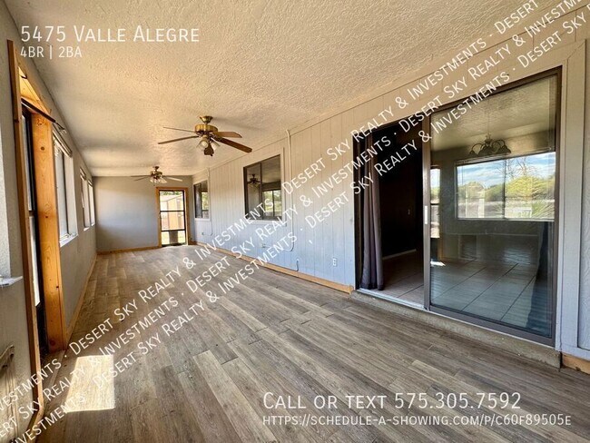Building Photo - 5475 Valle Alegre