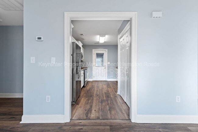 Building Photo - 9515 15th Bay St