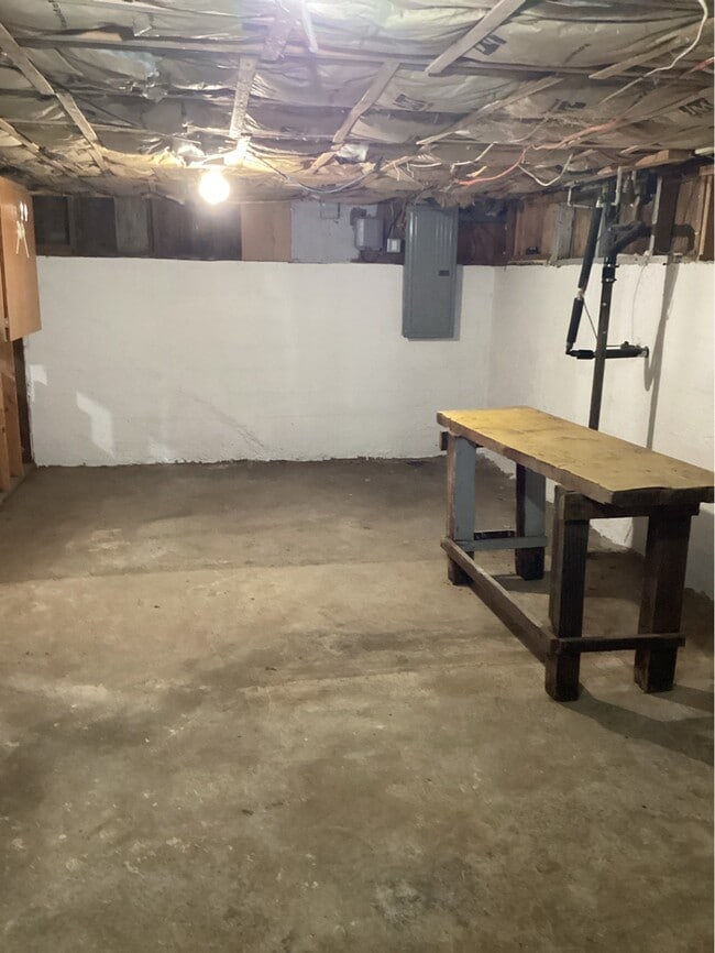 Building Photo - 868 NW 6th St