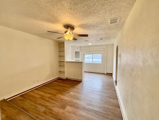 Building Photo - Pre-leasing for February - Updated 3 Bedroom 2 Bathroom Home