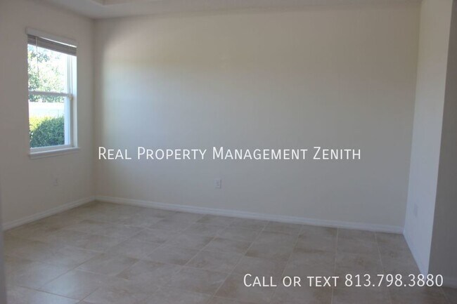 Building Photo - 33163 Sand Creek Dr