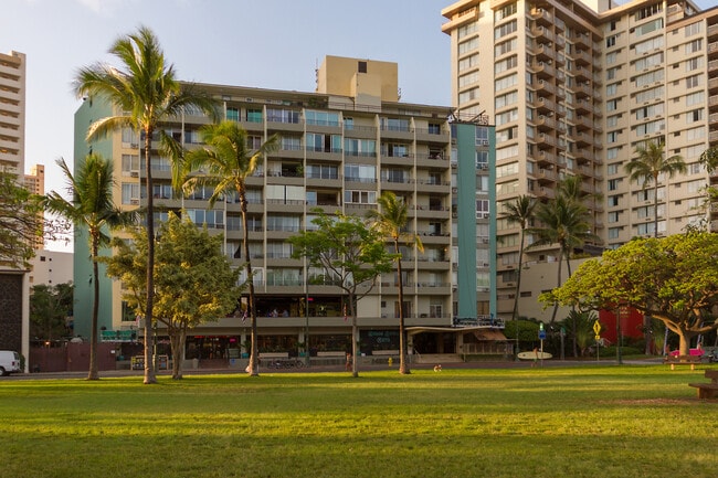 Building Photo - 134 Kapahulu Ave