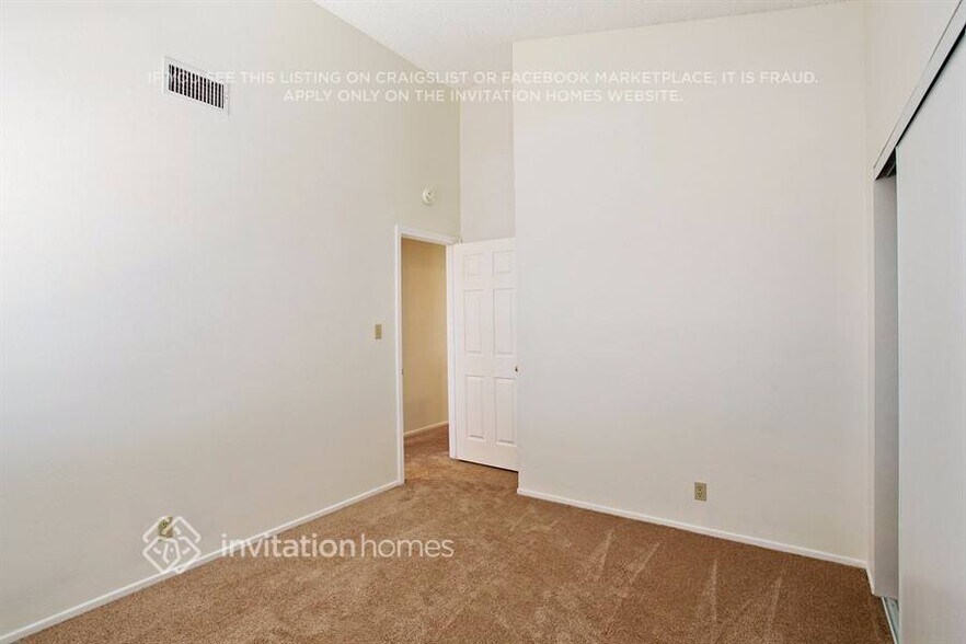 Building Photo - 610 E Eldorado Ln