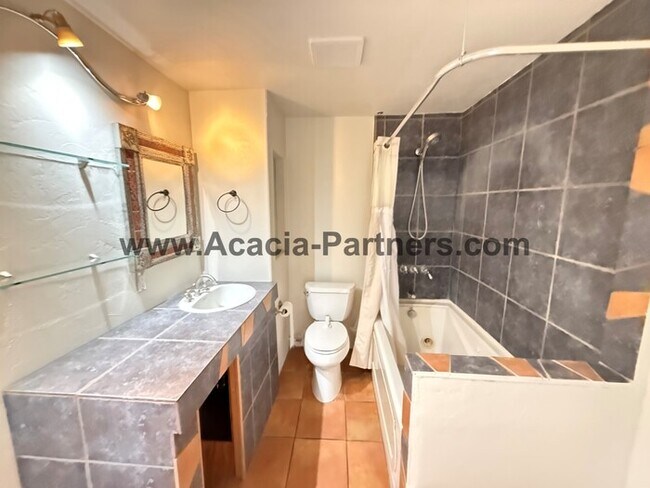 Building Photo - Spacious Four Bedroom Home