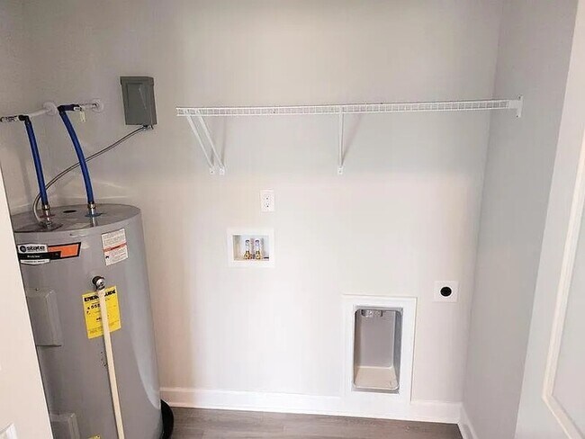 Building Photo - RENOVATED 4 BEDROOM/3 BATH IN NORFOLK! READY FOR RENT!!